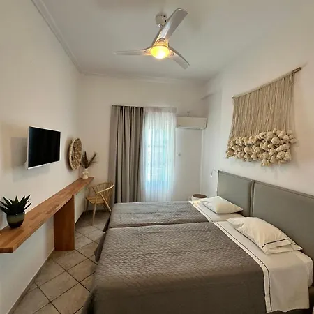 ホテル Anthousa 2*